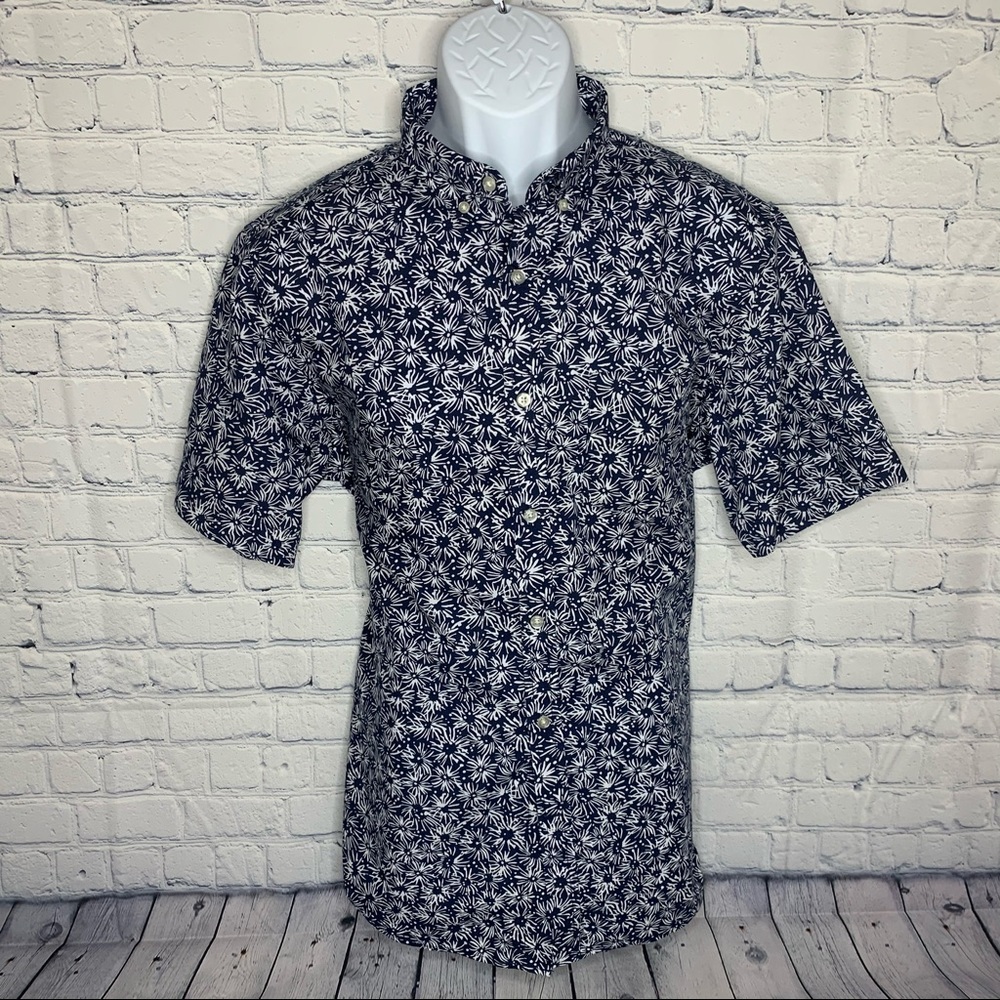 Banana Republic men’s print shirt